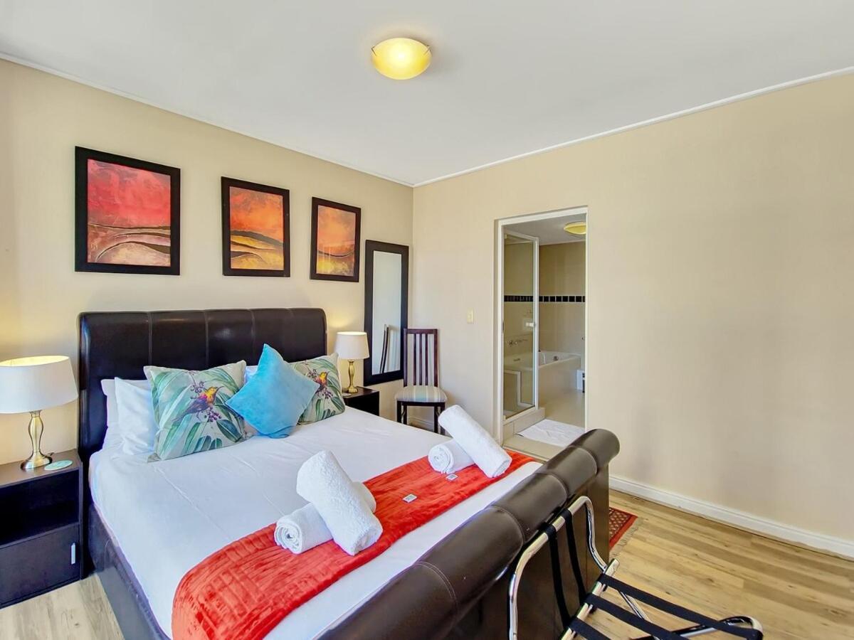 Apartment Central, Secure, Family With Pool And Gym!