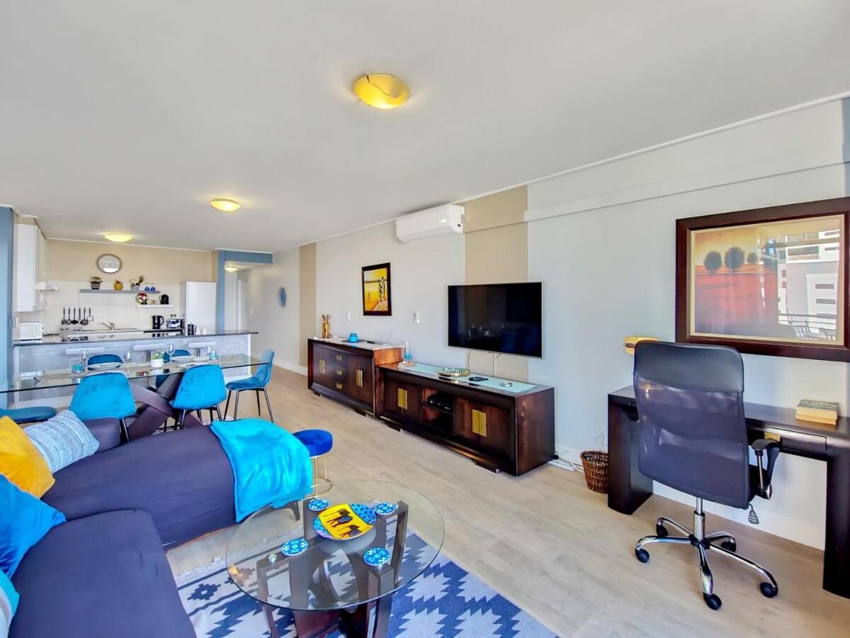 Central, Secure, Family With Pool And Gym! Cape Town
