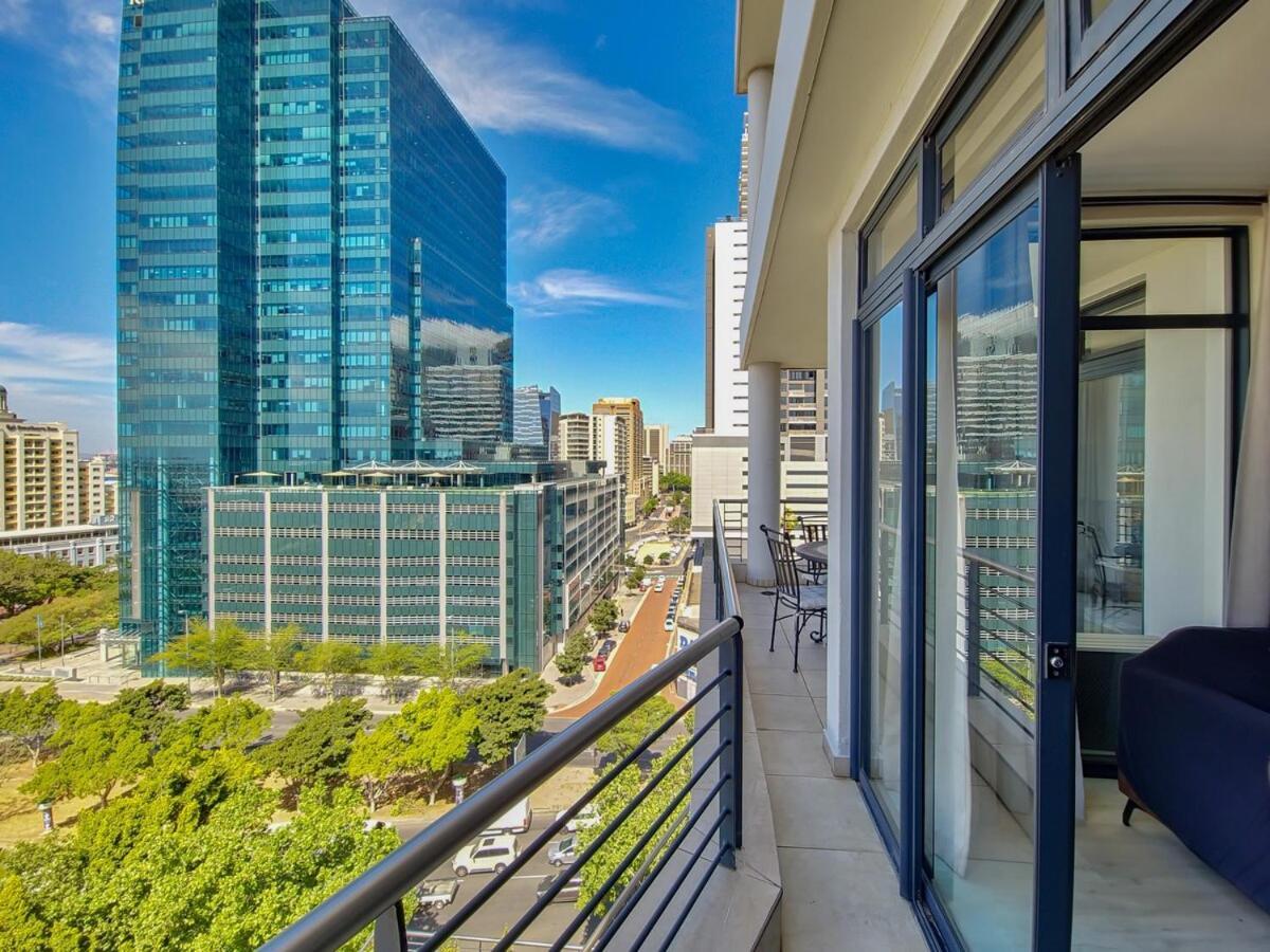 Apartment Central, Secure, Family With Pool And Gym! Cape Town