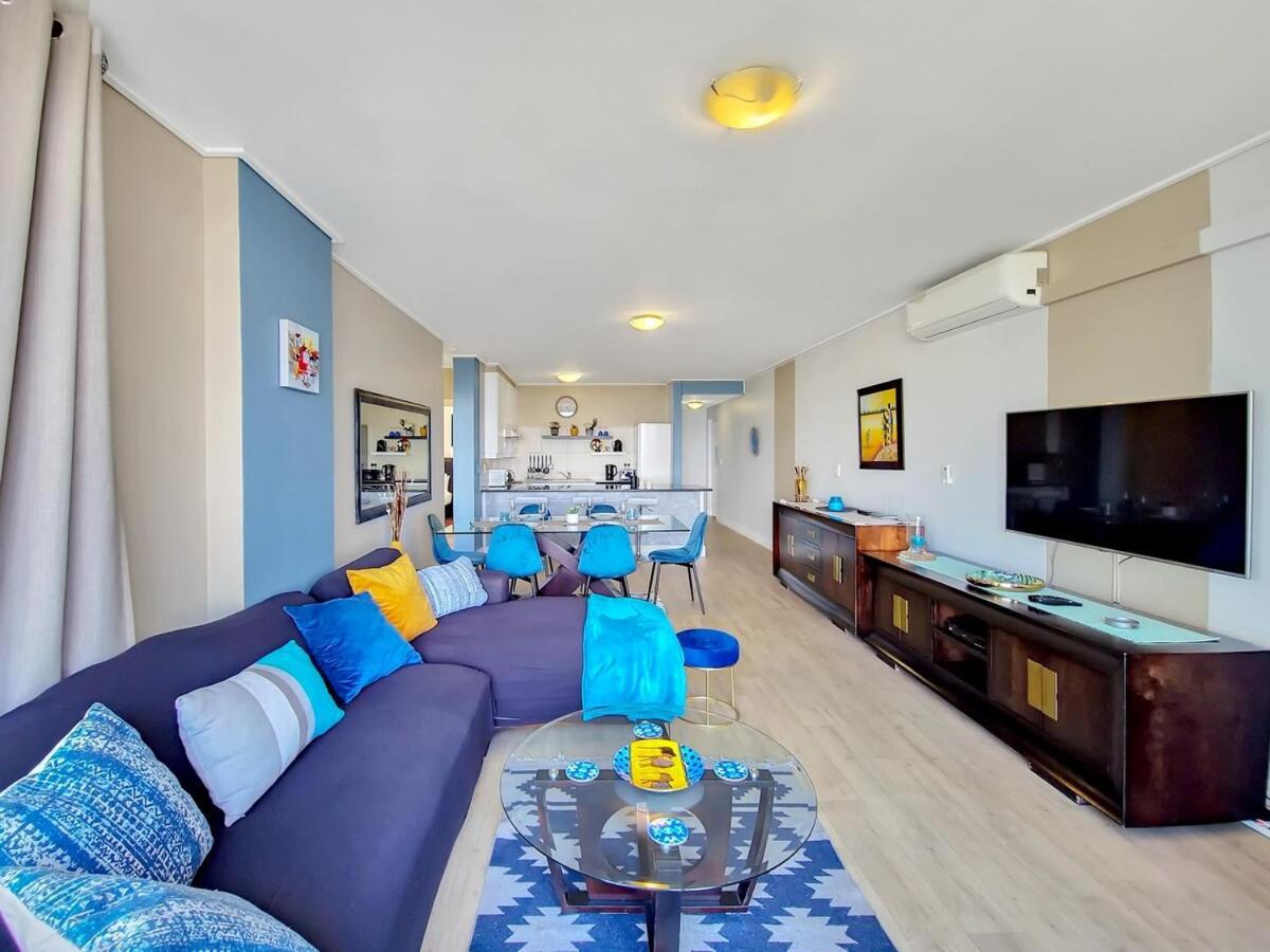 Central, Secure, Family With Pool And Gym! *